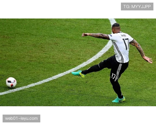 博阿滕：德国中卫展现稳健防守，未来或成球队核心