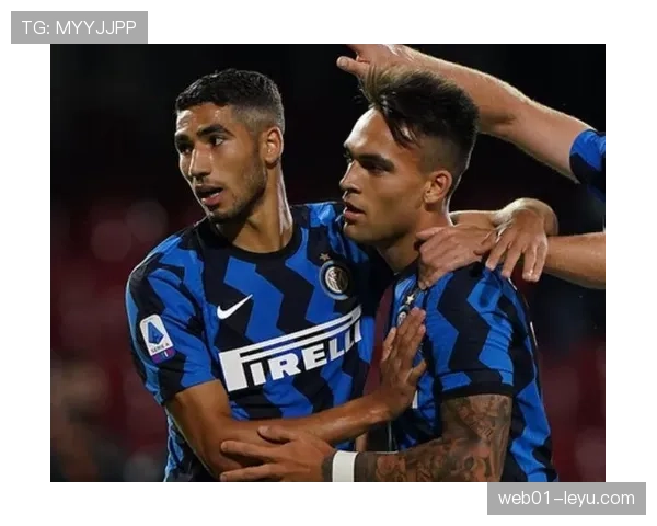 阿什拉夫独特庆祝动作引发球迷热议 阿什拉夫独特庆祝动作引发球迷热议