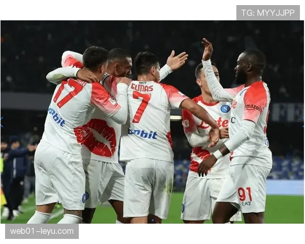 布达佩斯德比战火重燃,两大豪门巅峰对决引爆球迷期待 布达佩斯德比战火重燃,两大豪门巅峰对决引爆球迷期待