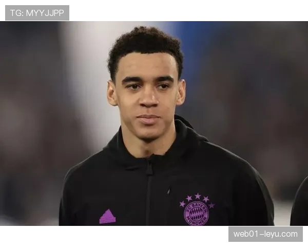 拜仁新星穆西亚拉持续释放商业魅力，引领球场外潮流新风尚