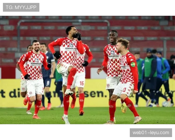 美因茨新赛季揭幕战表现抢眼，强势开局彰显争胜决心