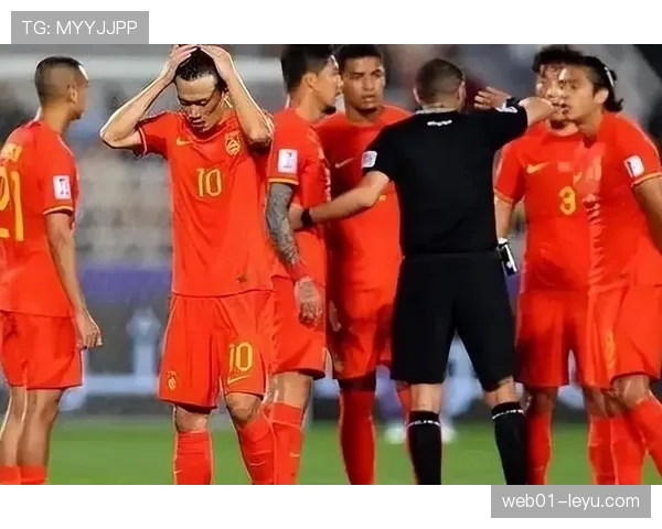 欧洲杯预选赛激战红牌频现，多队遭遇严峻挑战引关注