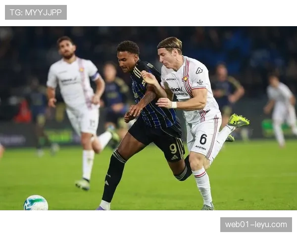 布莱克本蓝白方格闪耀新赛季，斗志昂扬重塑球队精神