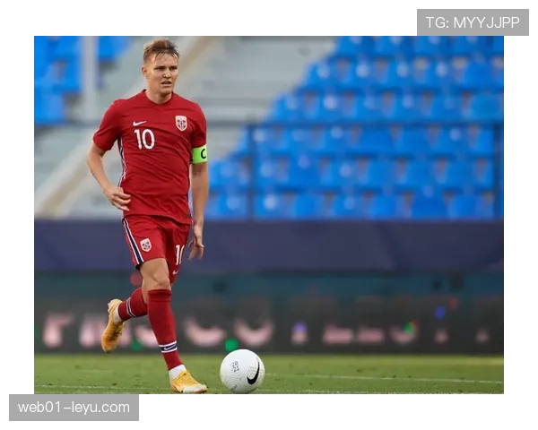 挪威队的厄德高在比赛中展现出卓越的场上指挥能力，持续提升球队整体竞争力