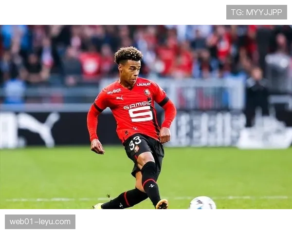 奥利塞 vs 杜埃:法国技术流新星的传控风格与比赛影响力对比分析 奥利塞 vs 杜埃:法国技术流新星的传控风格与比赛影响力对比分析