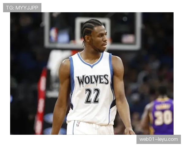 切特·霍姆格伦挡拆拉开空间提升三分效率明显超越上赛季同期